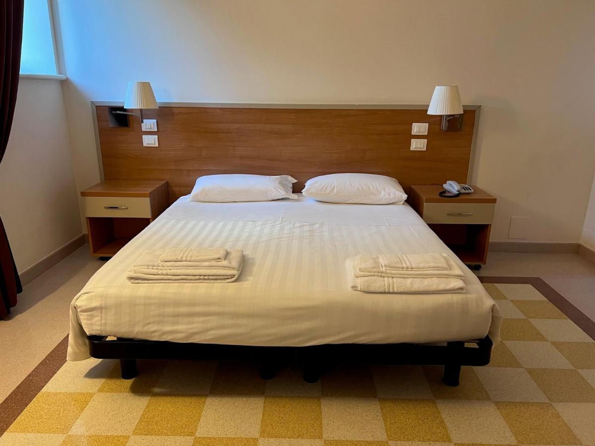 Domus Stella Maris - Casa Per Ferie Hotel Ancona Eksteriør billede